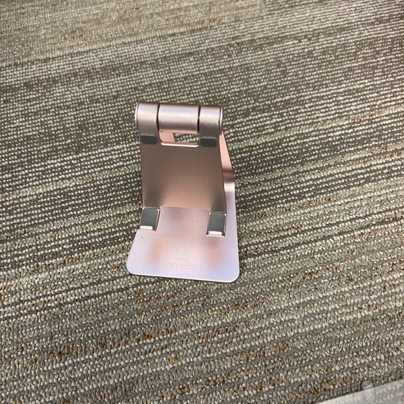 Adjustable phone stand - Picture 1 of 4